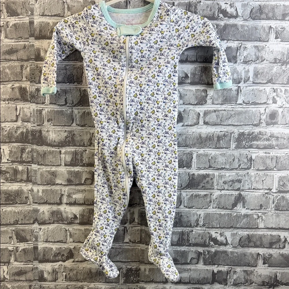 Vineyard‎ Vines baby girls sleeper.